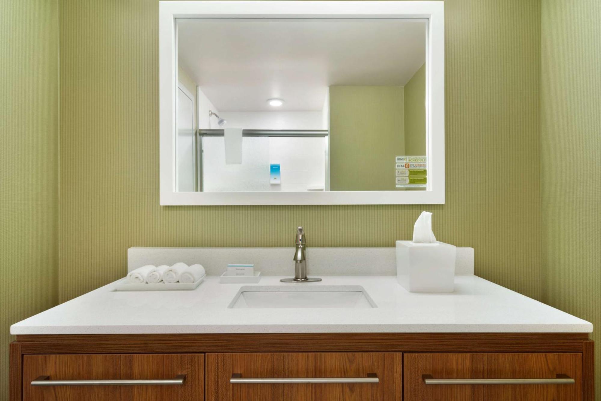 Home2 Suites By Hilton Roanoke Exterior photo